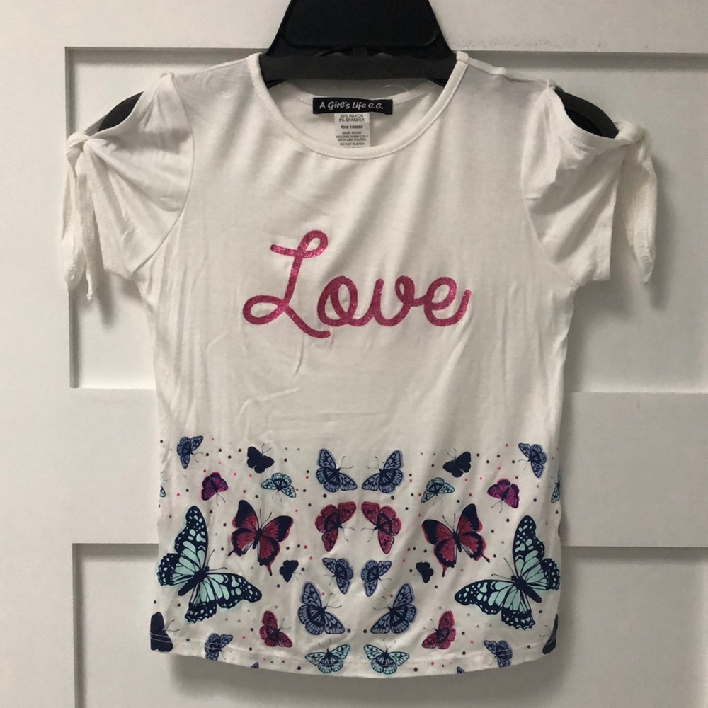 🆕Butterflies & Love soft knit tie shoulder glitter screen top! USA size: 5/M